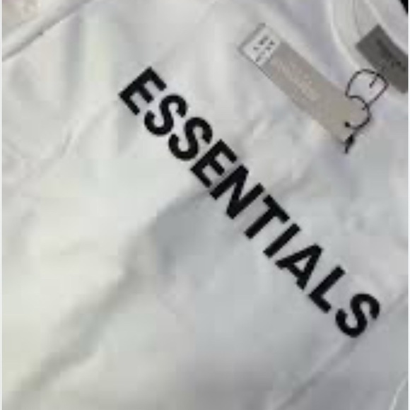 Essentials Fear Of God Unisex White Tee Shirt Black Front Logo Size S NWT - Picture 1 of 10